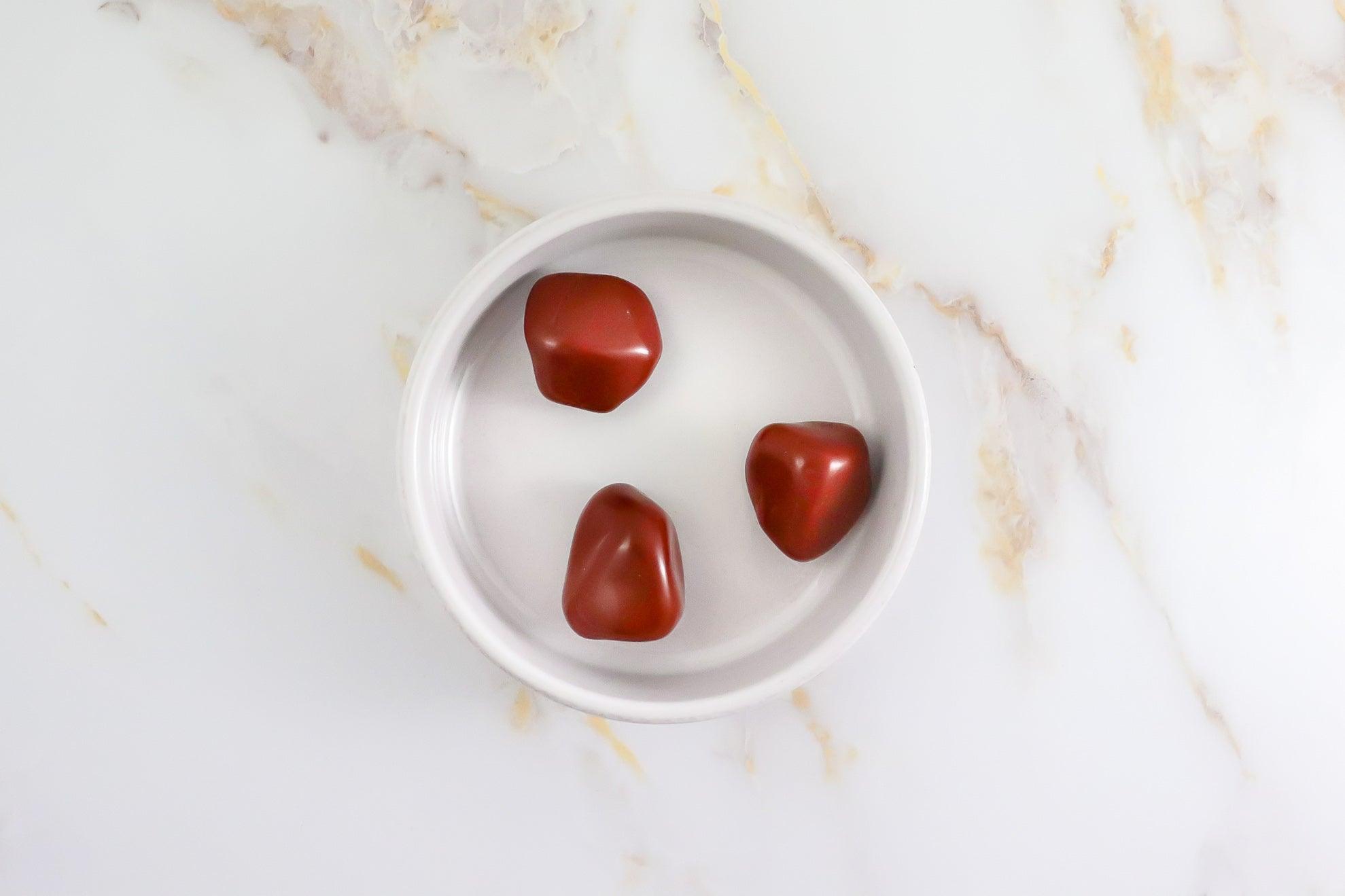 Pierre roulée en Jaspe rouge