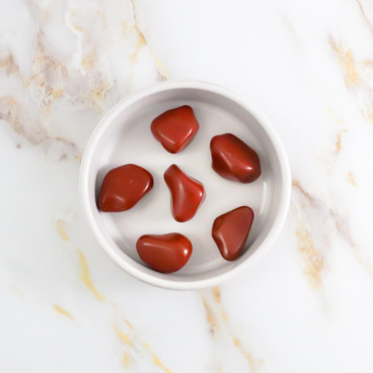 Pierre roulée en Jaspe rouge